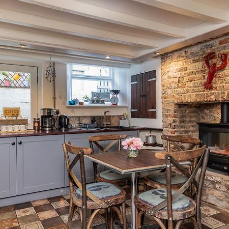 Boutique Fisherman'S Cottage In Old Town Scarborough Exterior foto
